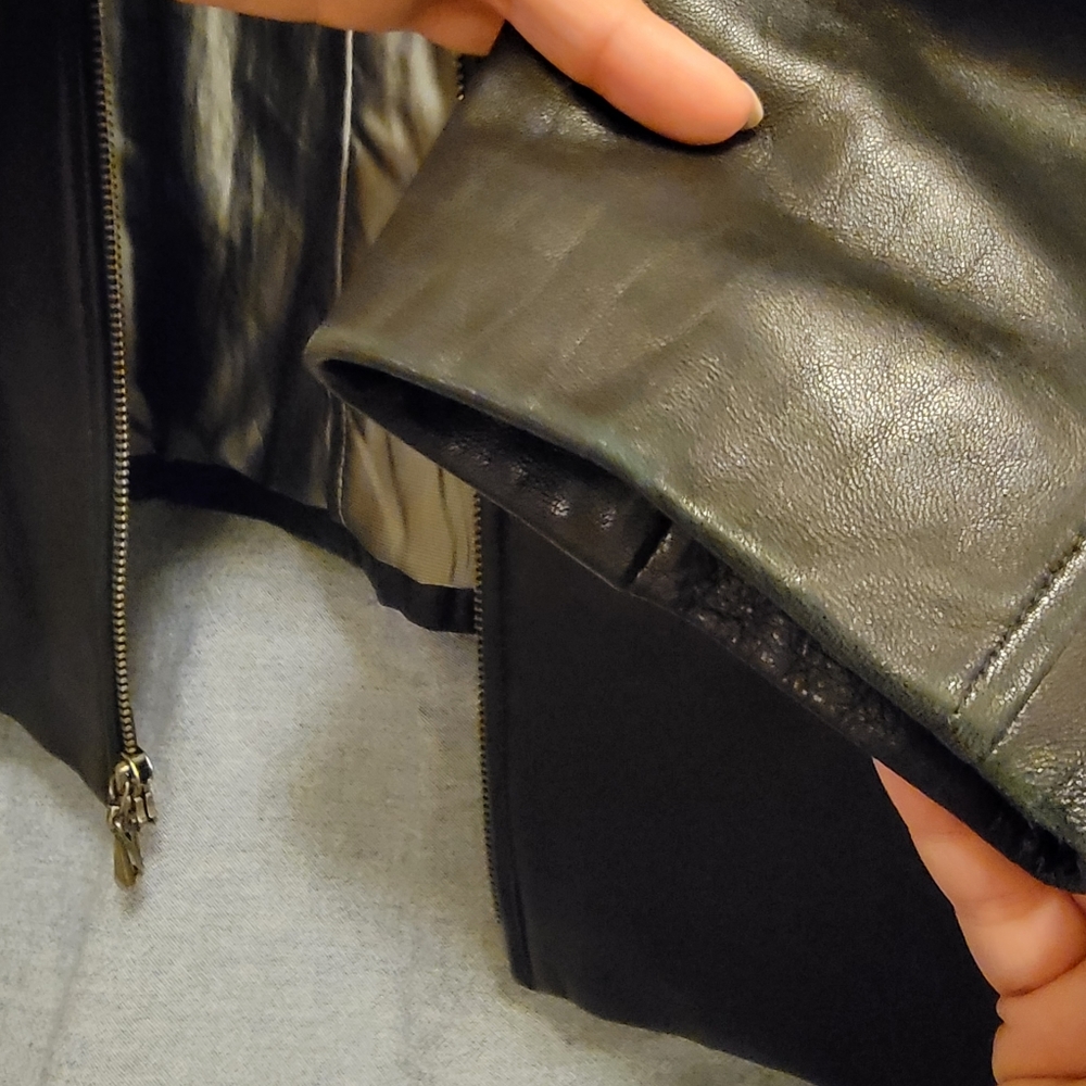 Leather Jacket - Picture 5 of 6